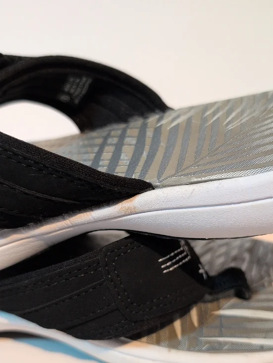 Flip Flops - Picture 4 of 8